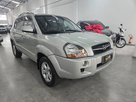 HYUNDAI TUCSON 2.0 MPFI GLS 16V 143CV 2WD FLEX 4P AUTOMÁTICO HYUNDAI TUCSON 2.0 MPFI GLS 16V 143CV 2WD FLEX 4P AUTOMÁTICO